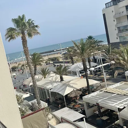 Vue Mer Avec Piscine Apartman